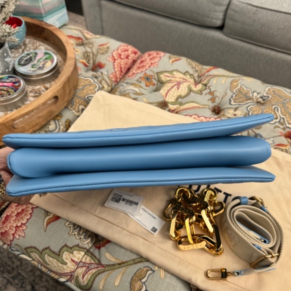 Louis Vuitton Coussin MM - Picture 7 of 13